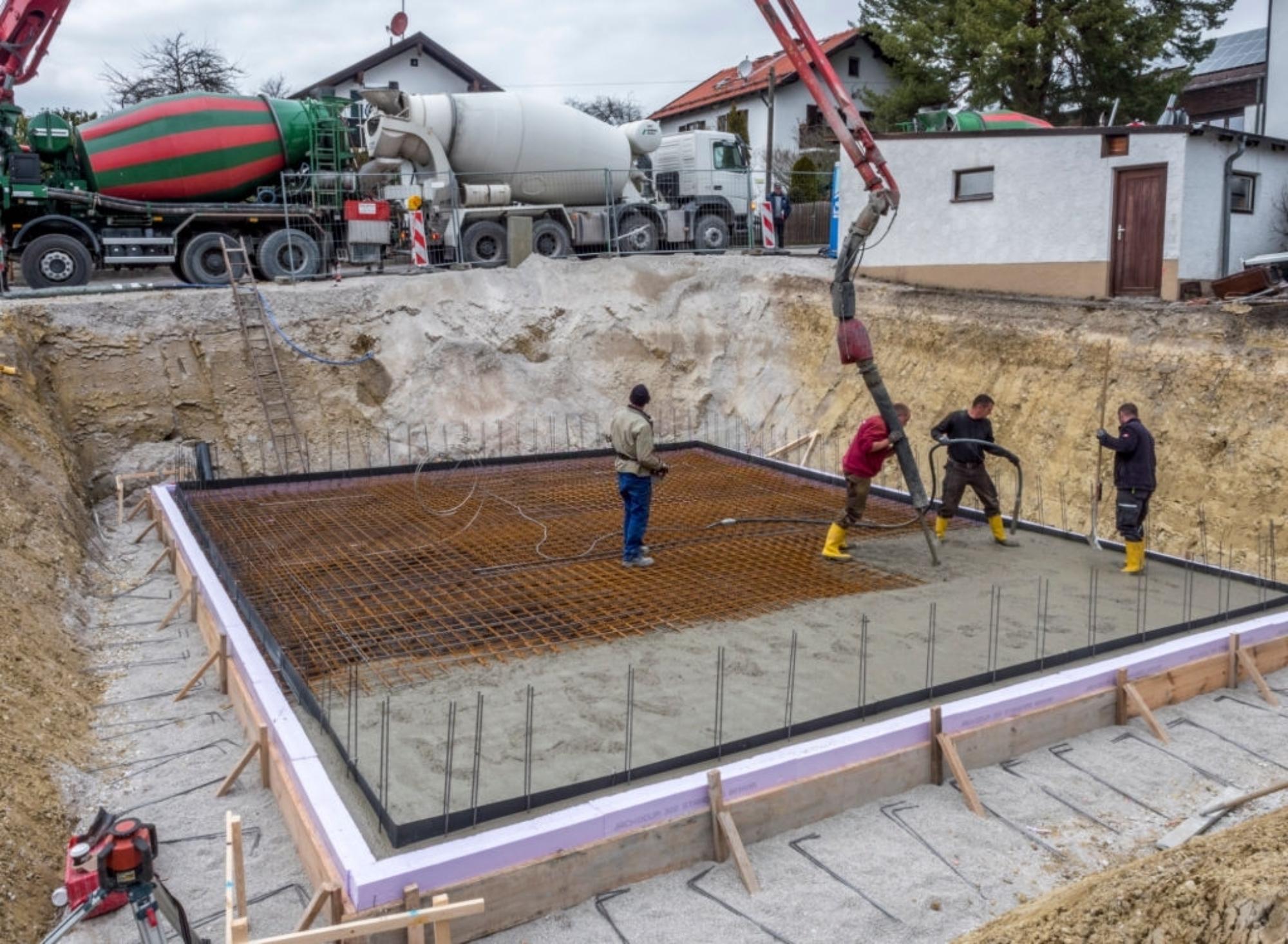 Доставка гранитного бетона бетоносмесителем