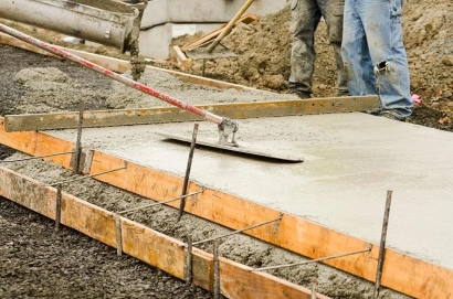 Укладка дорожки цементным раствором